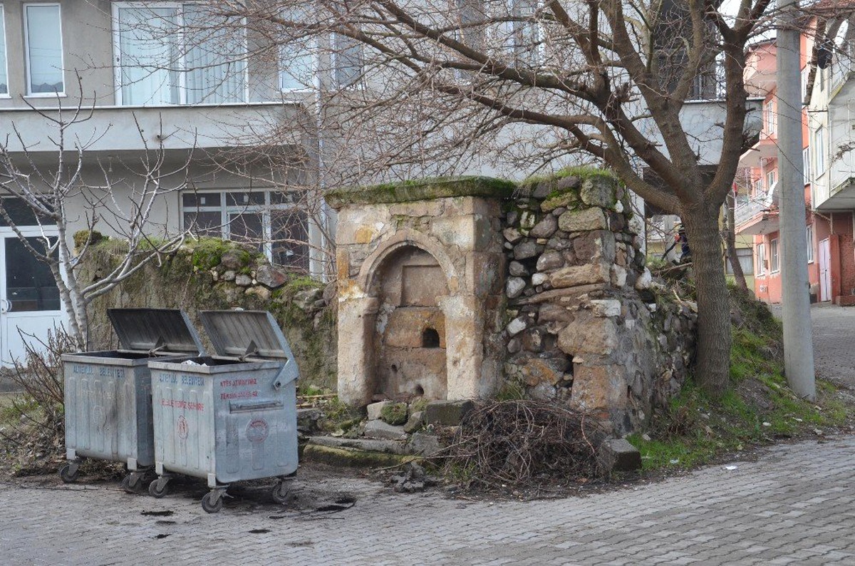 100 Yıllık Çeşmenin 30 Yıldır Suyu Akmıyor