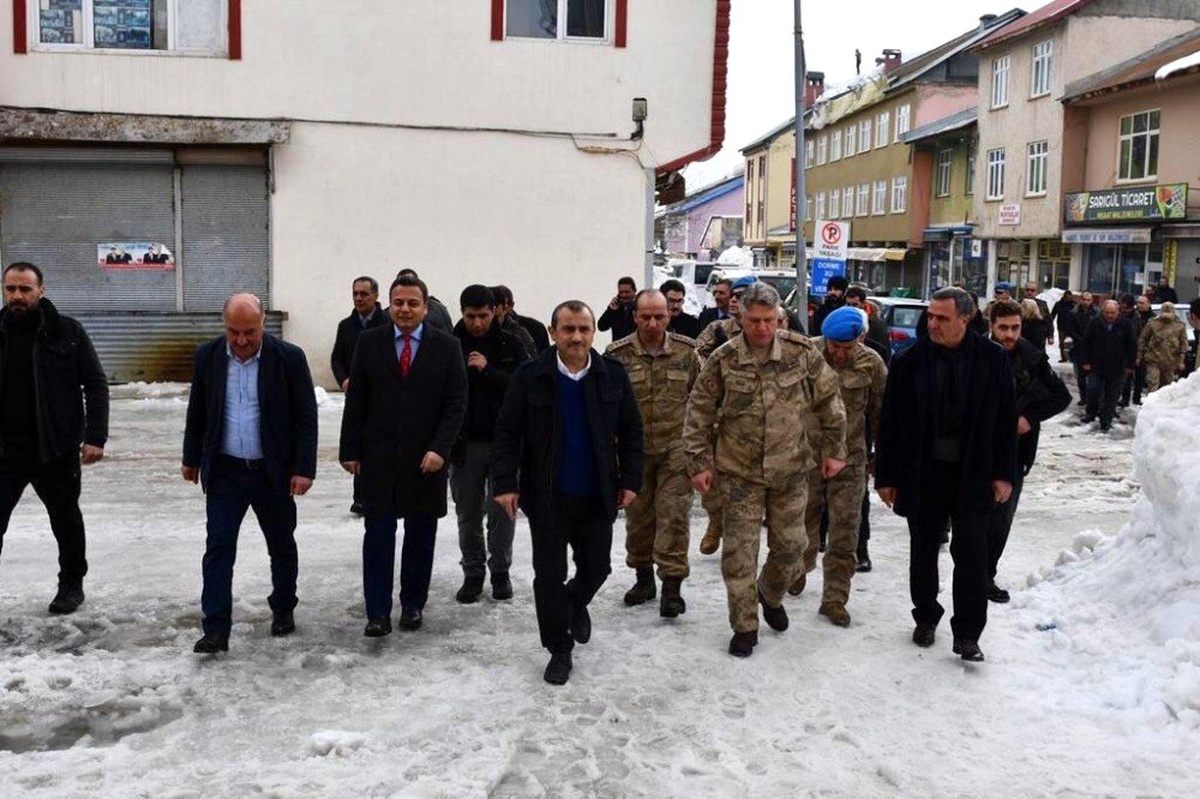 12 Yıl Sonra Bir Vali, Ovacık\'a Karayolu ile Gitti