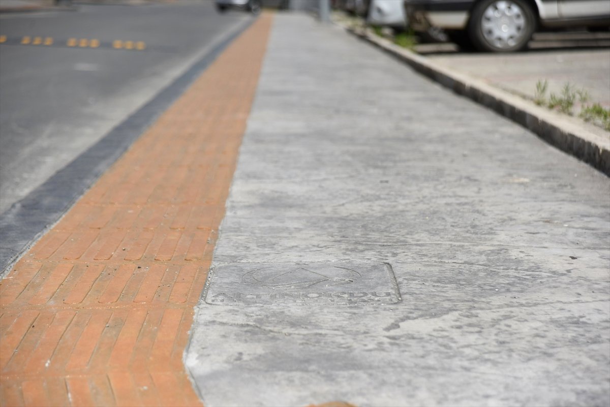 Altınordu\'da Beton Kaldırım Çalışmaları