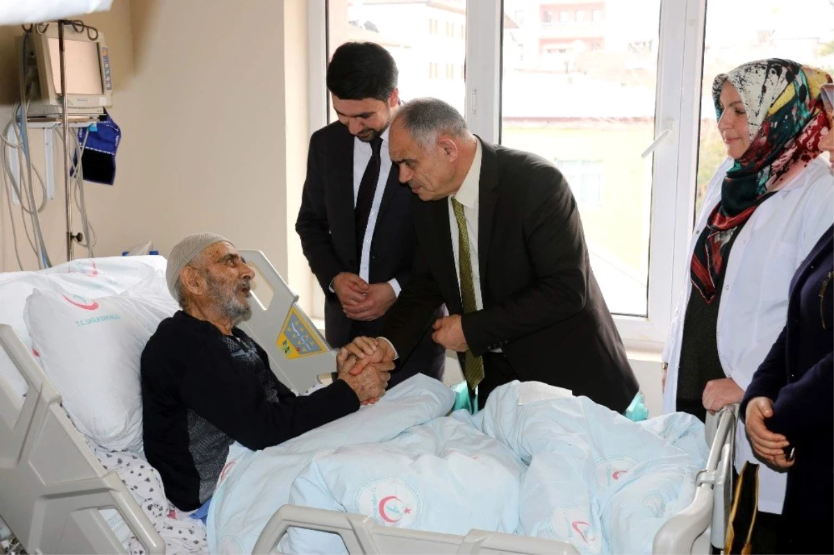 Başkan Öztürk\'ten Hastane Ziyareti