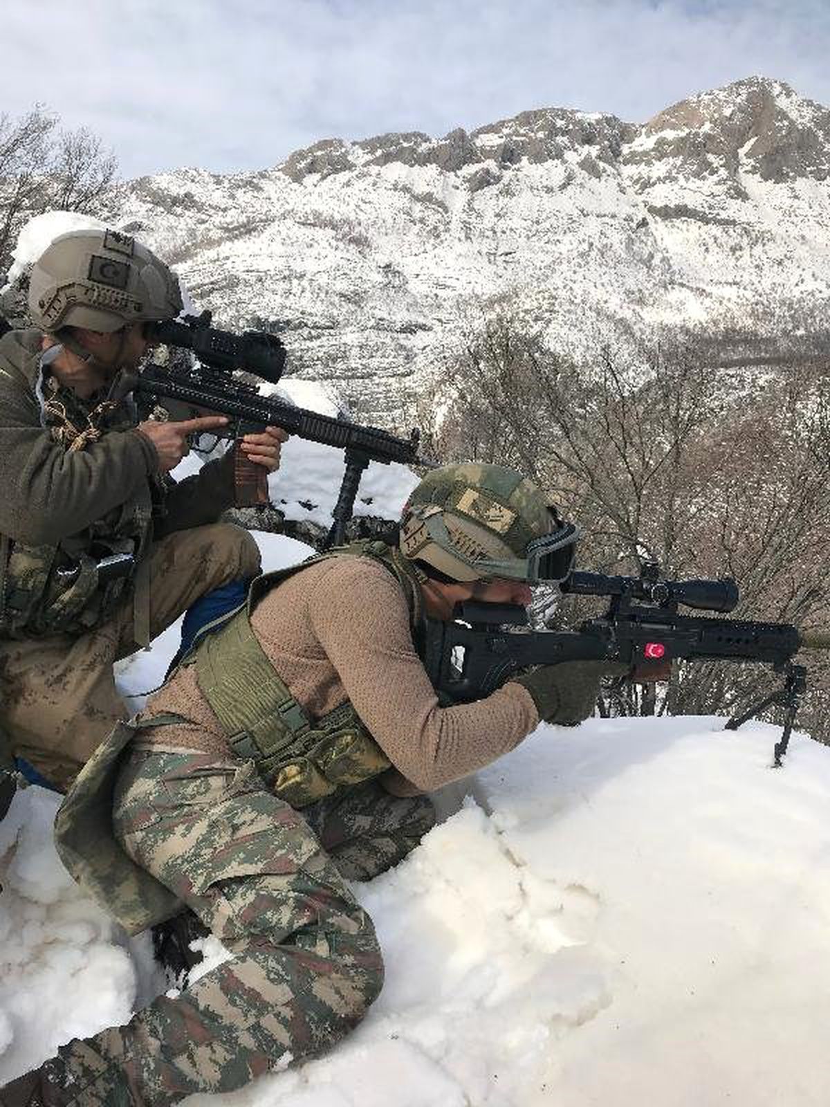 Bitlis\'te PKK\'lıların Kullandığı Sığınak ve Barınaklar İmha Edildi