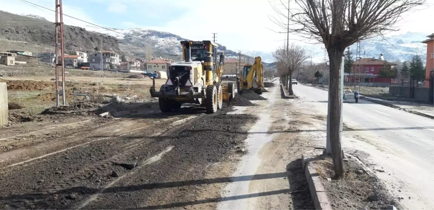 Develi Gazi ve Sarıca Mahallelerinde Yol Çalışması