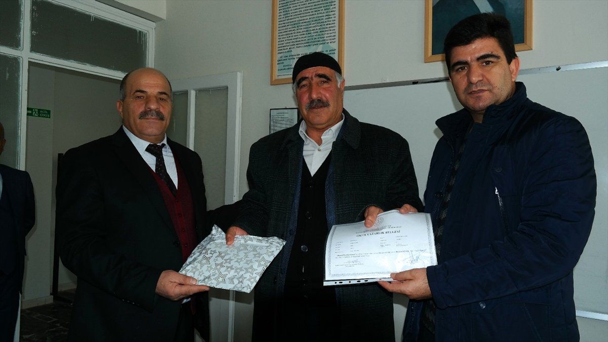 Erciş\'te 4 Bin 500 Kişi Okuma Yazma Öğrendi