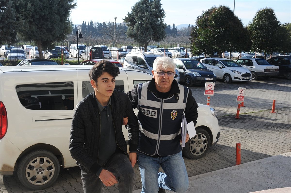 Evine Girdiği Komşusunu Bıçaklayıp Parasını Gasbettiği İddiası