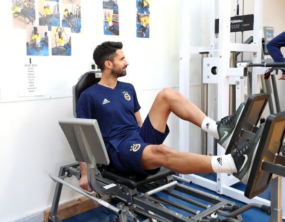 Fenerbahçe\'de Göztepe Maçı Hazırlıkları Moralli Başladı