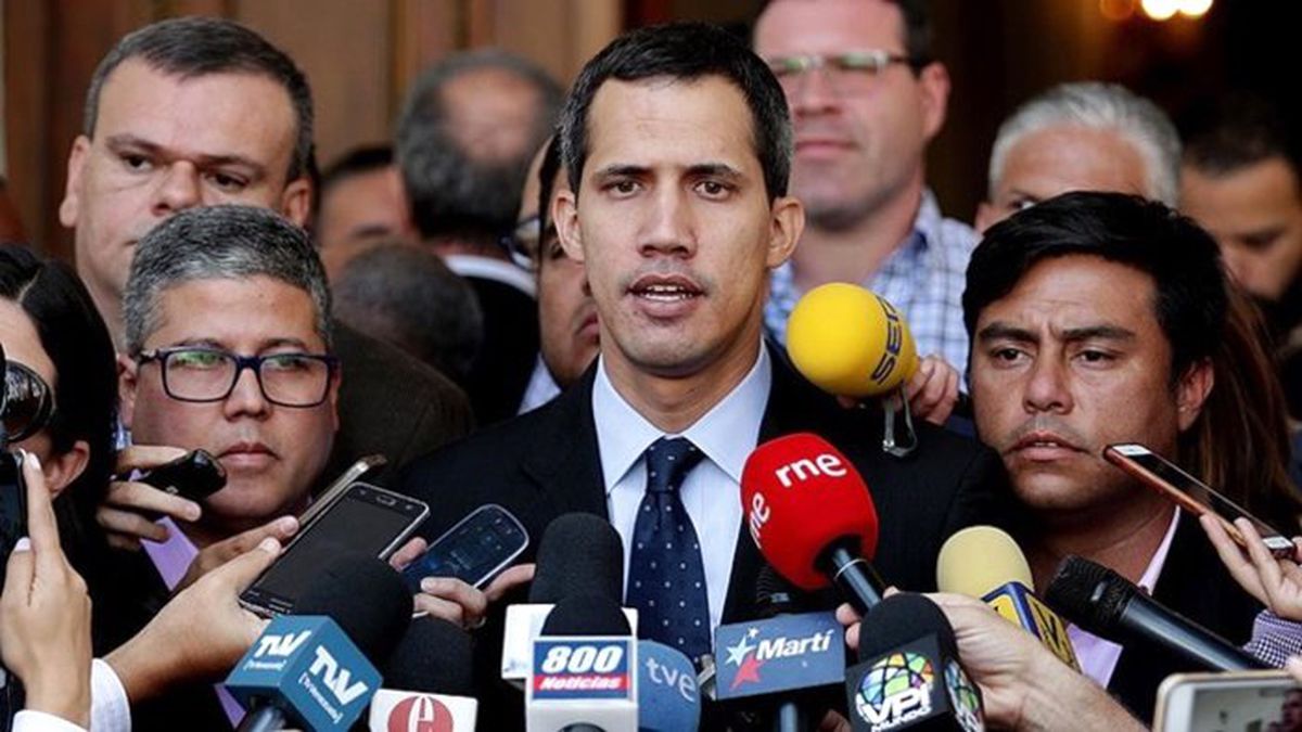 Guaido\'dan \'dış temsilciliklere atama\' hamlesi