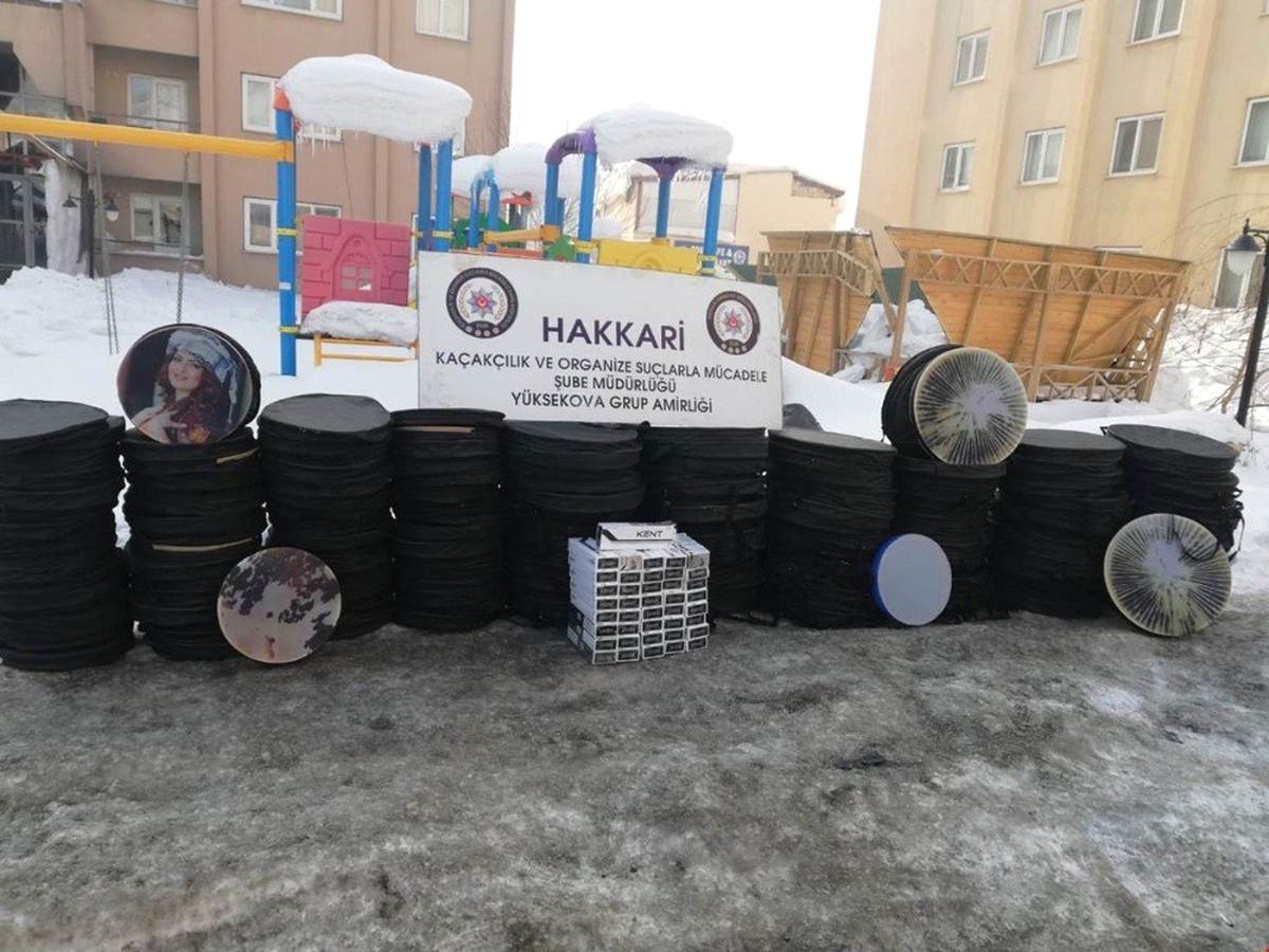Hakkari\'de Kaçak Malzeme Ele Geçirildi