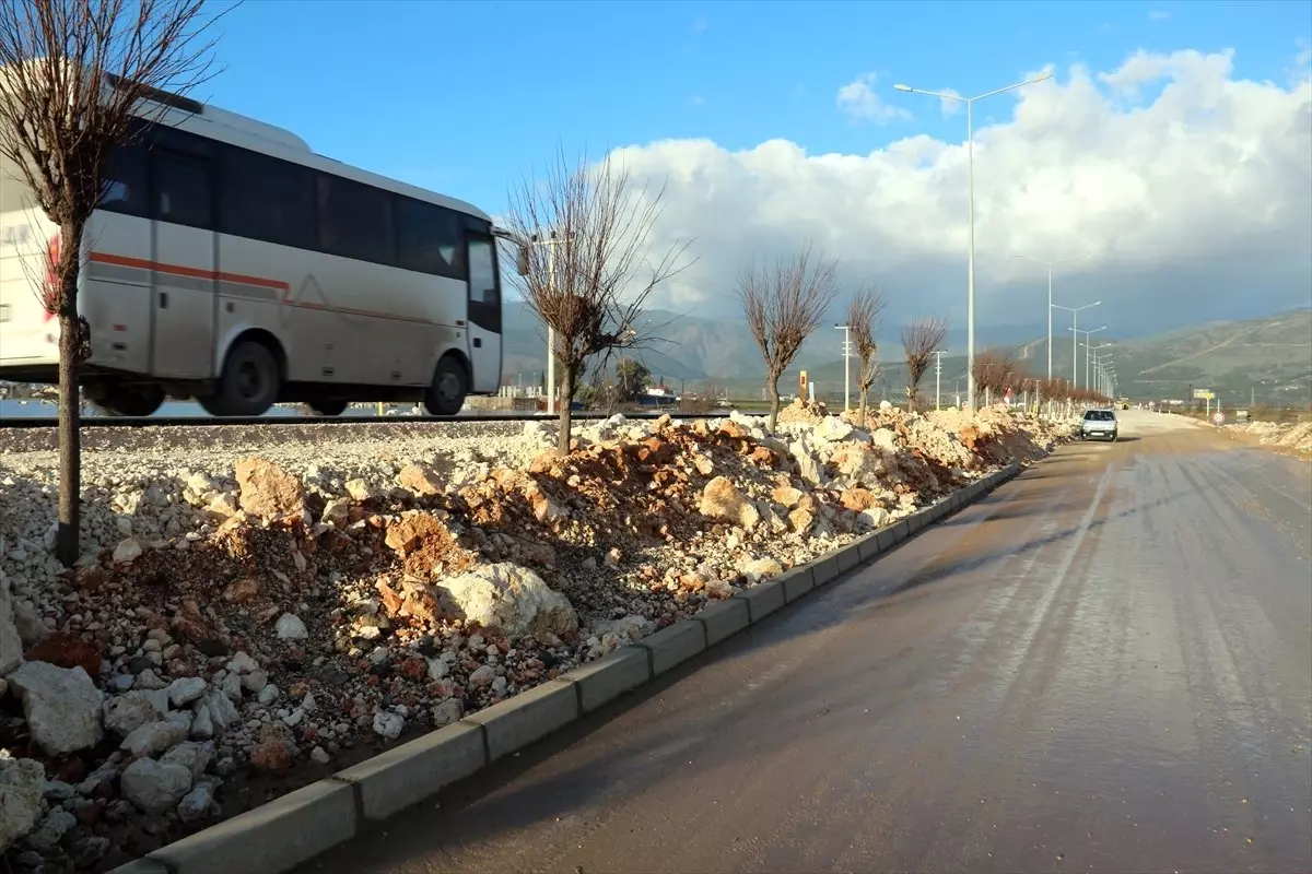 Hatay Havalimanı Yolu Trafiğe Açıldı