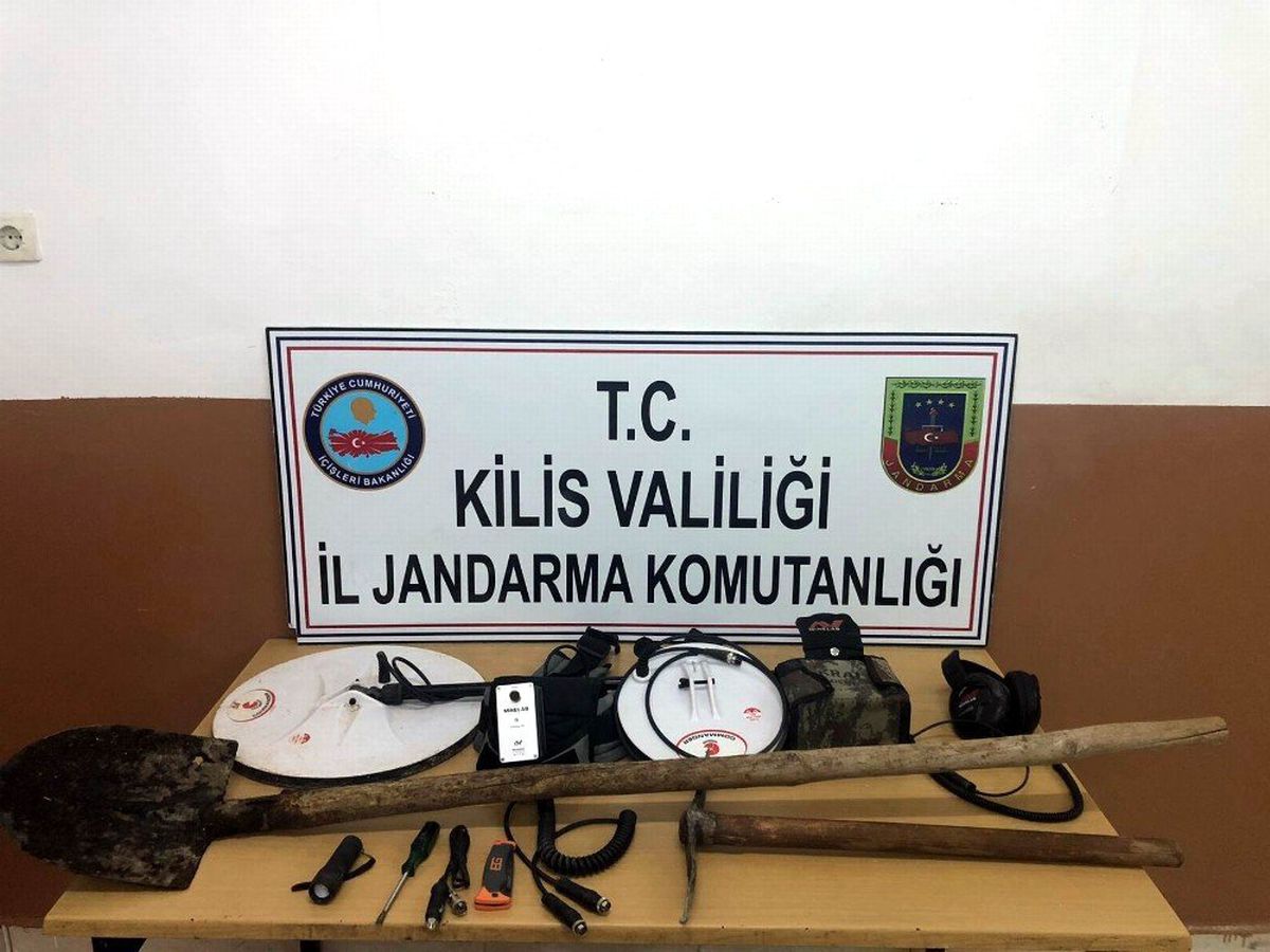 Jandarma Definecileri Suçüstü Yakaladı