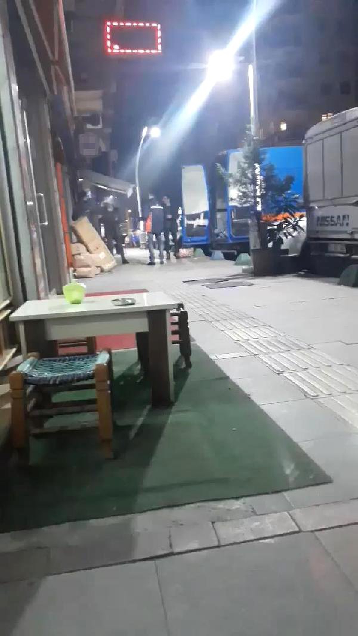 Kargoları Savurarak Yükleme Yapan Çalışanların İşine Son Verildi