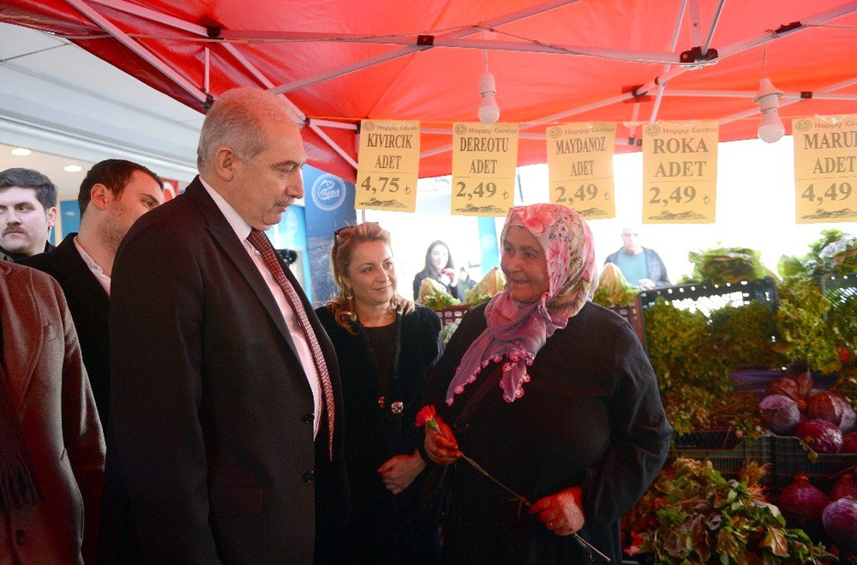 Mevlüt Uysal Büyükçekmece\'de Esnafları Ziyaret Etti