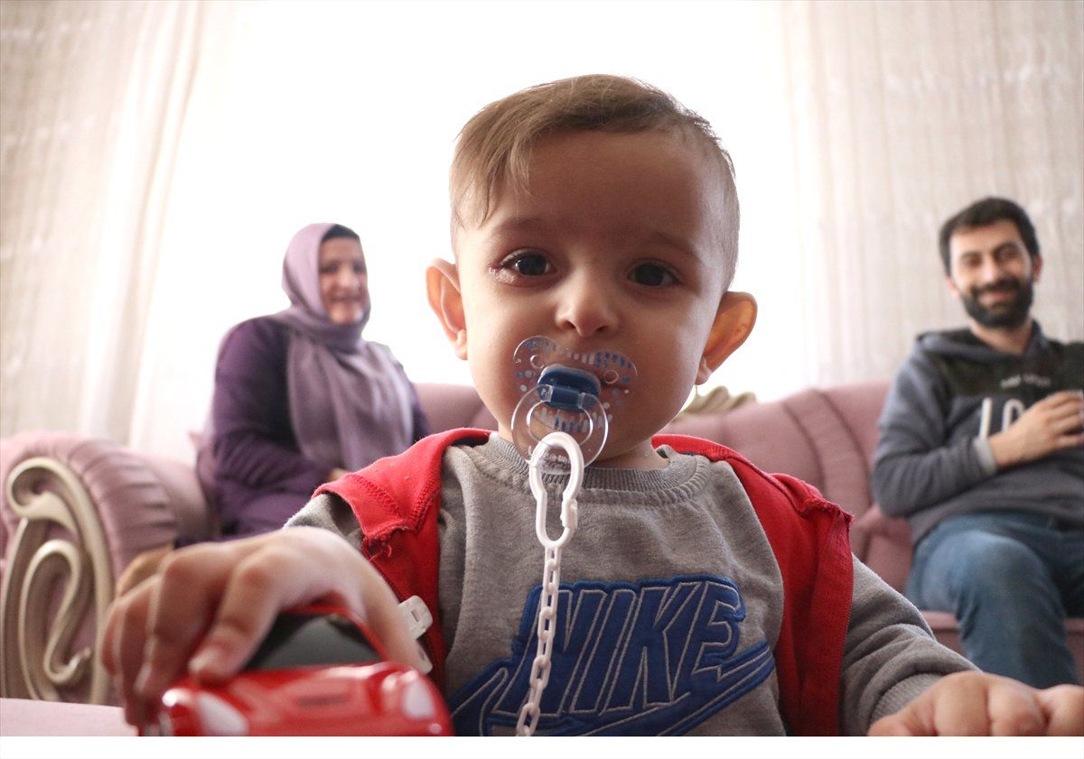 Oğullarının Dünyada Nadir Görülen Hastalığına Çare Arıyorlar