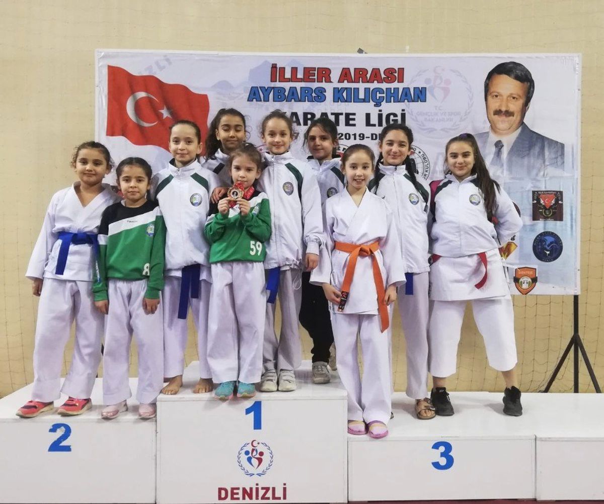 Salihlili Karateciler 14 Madalya Kazandı