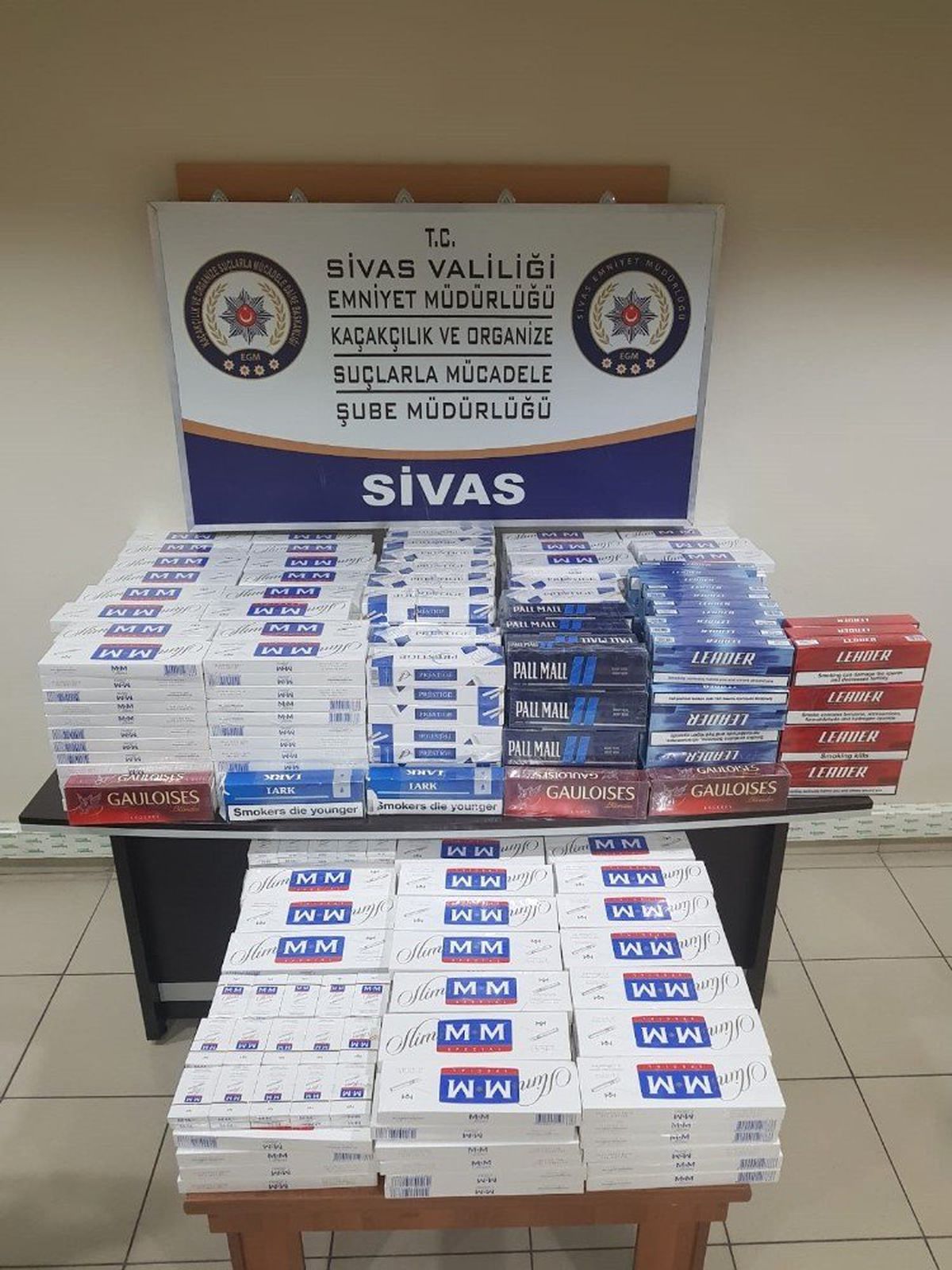 Sivas\'ta Kaçak Sigara Operasyonu