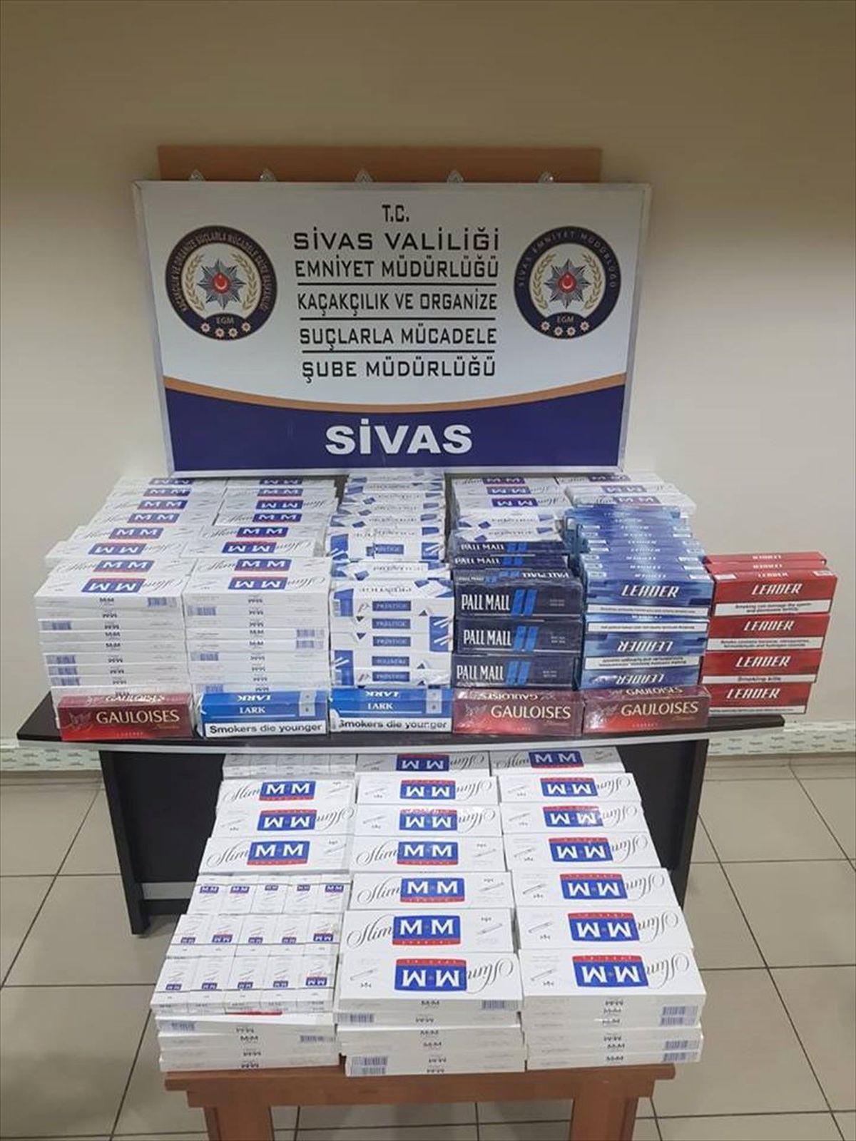 Sivas\'ta Kaçak Sigara Operasyonu