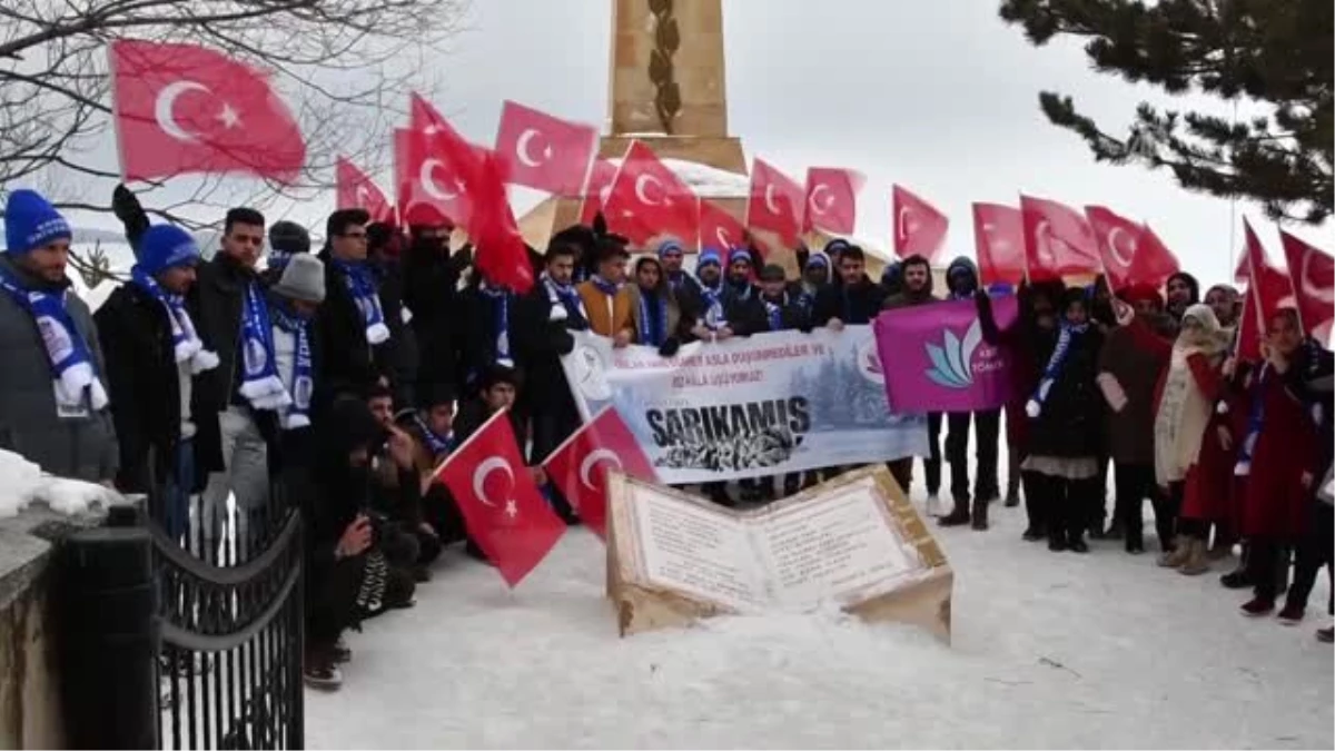 Üniversitelilerden Sarıkamış Şehitlik Anıtı\'na Ziyaret