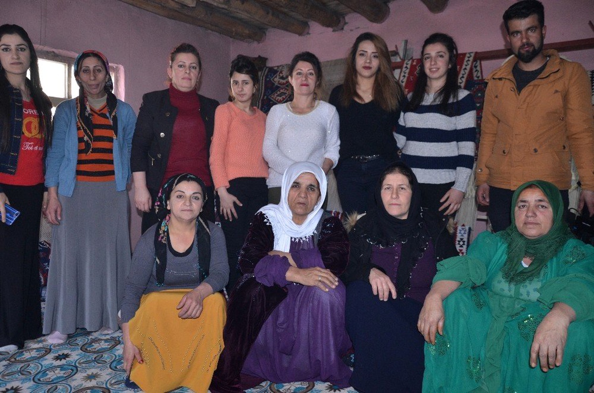 Unutulmaya Yüz Tutmuş Jirki Kilimlerine Genç Kızlar Sahip Çıktı