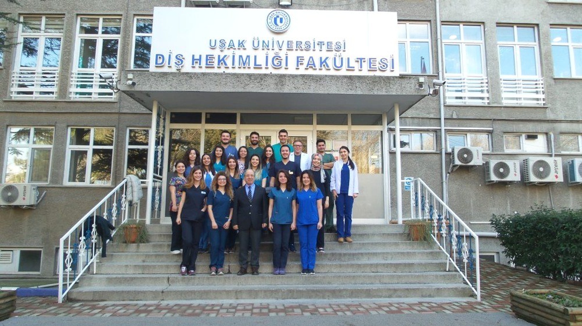 Uşak Üniversitesi Diş Hekimliği Fakültesine 18 Yeni Doktor