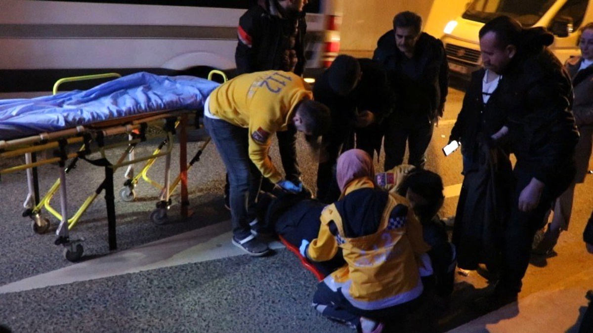 Üst Geçidi Kullanmayan Vatandaşa, Motosiklet Çarptı