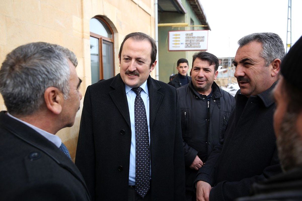 Vali Pehlivan, Mutlu Köyü\'nde Vatandaşlar ve Köy Muhtarları ile Bir Araya Geldi