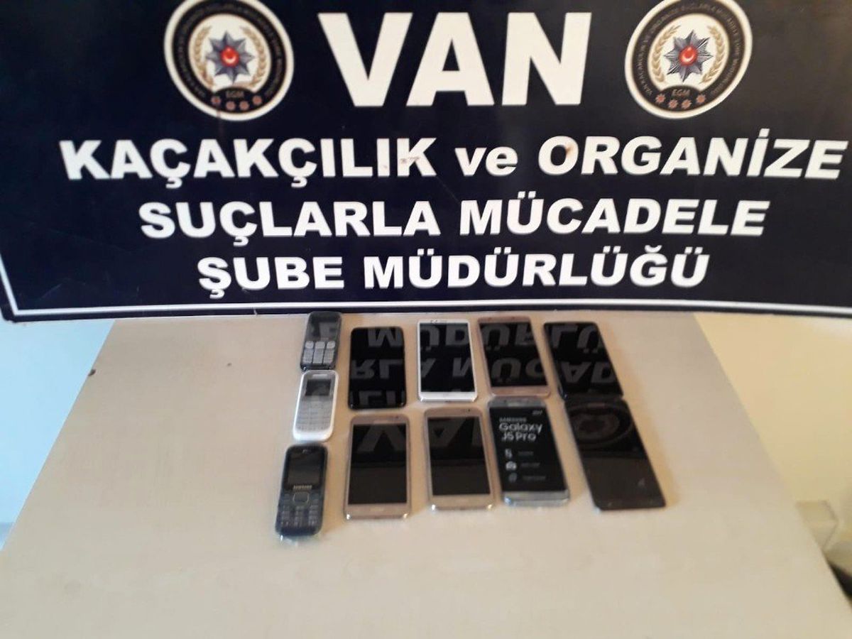 Van\'da Cep Telefonu Kaçakçılığı