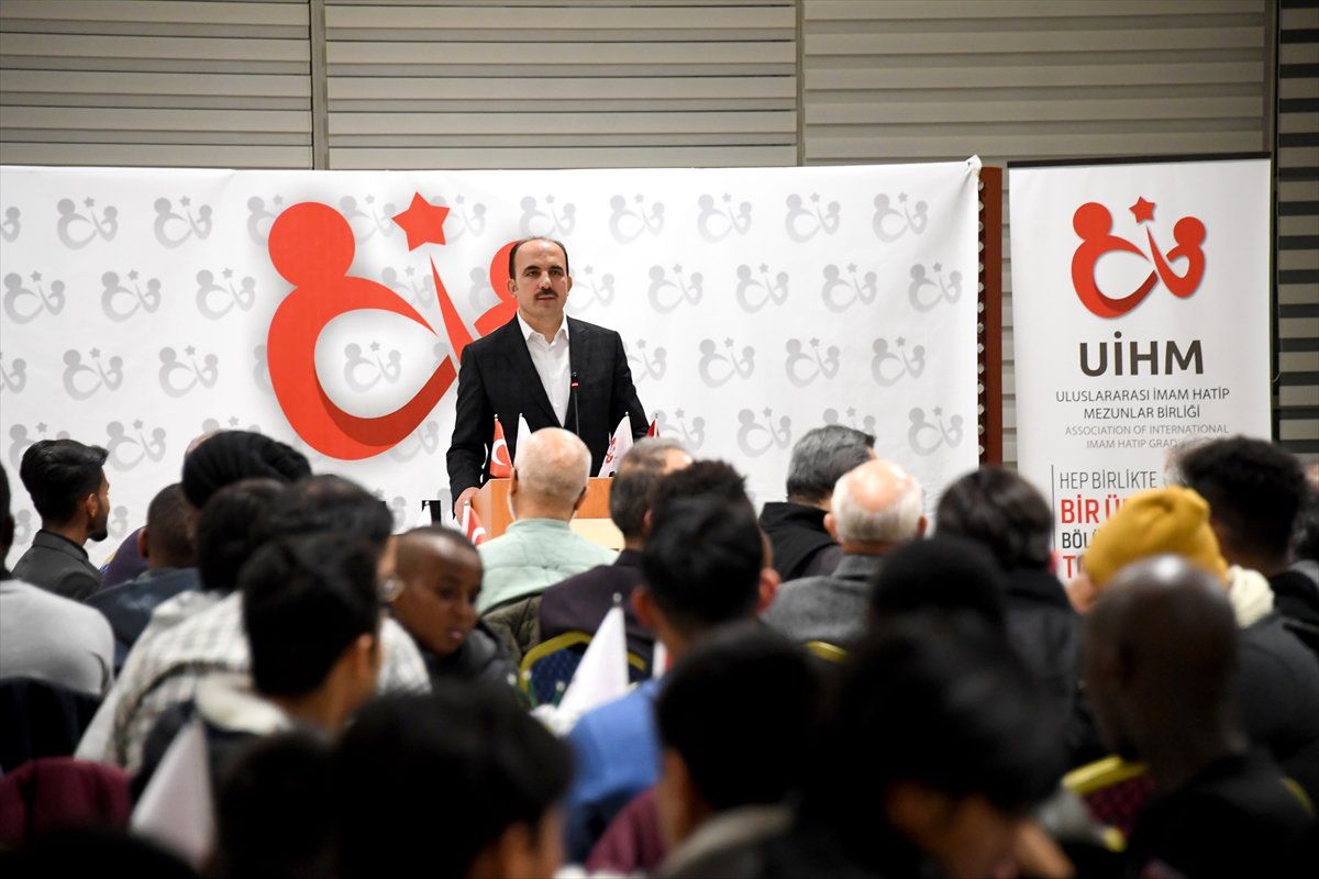 Başkan Altay Uluslararası İmam Hatip Lisesi Öğrencileriyle Buluştu