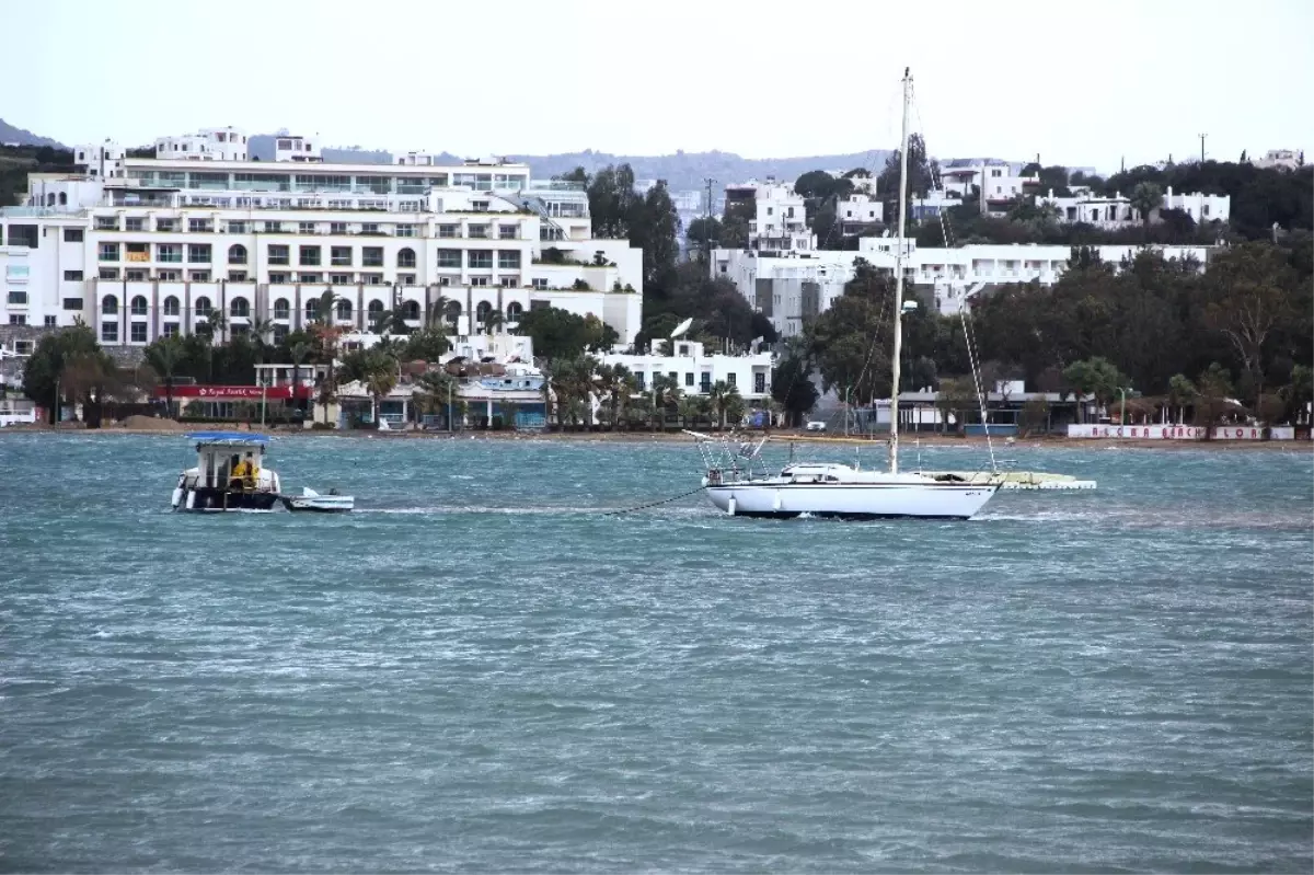 Bodrum\'da Tekneler Battı, Araziler Sular Altında Kaldı