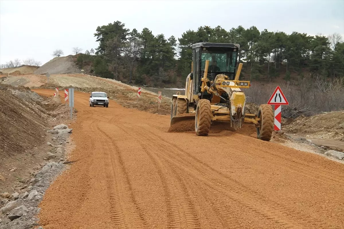 Demirci - Selendi Yolu Trafiğe Açıldı