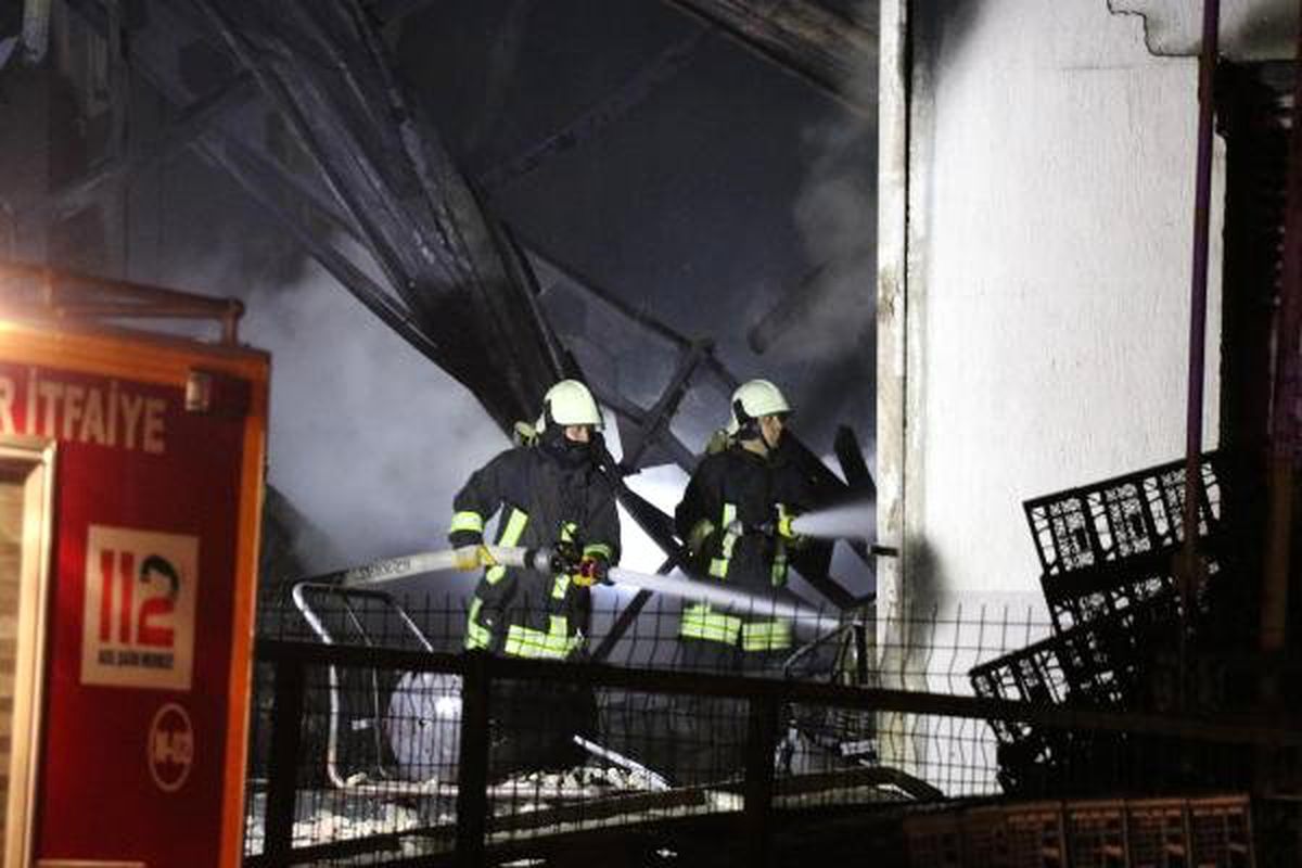 Fabrika Alevlere Teslim Oldu