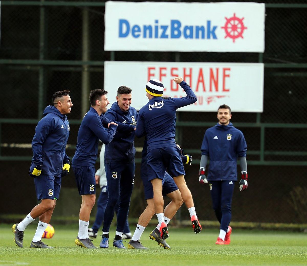 Fenerbahçe\'de Göztepe Mesaisi Sürüyor
