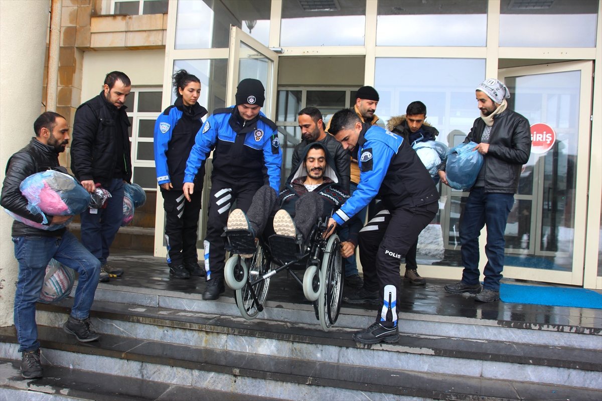 Hakkari Polisinden Engellilere Giyim Desteği