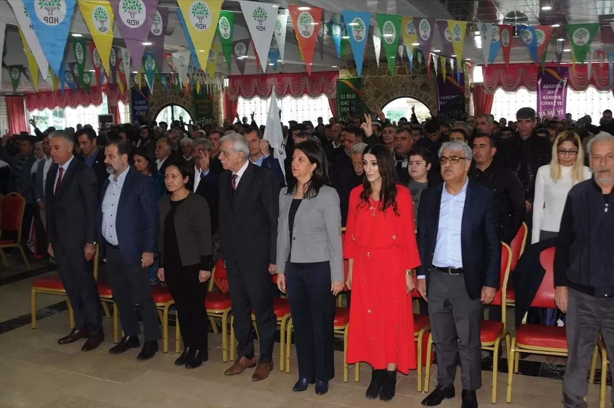 Hdp\'nin Aday Tanıtımında, Terör Örgütünü Öven Marş Okundu