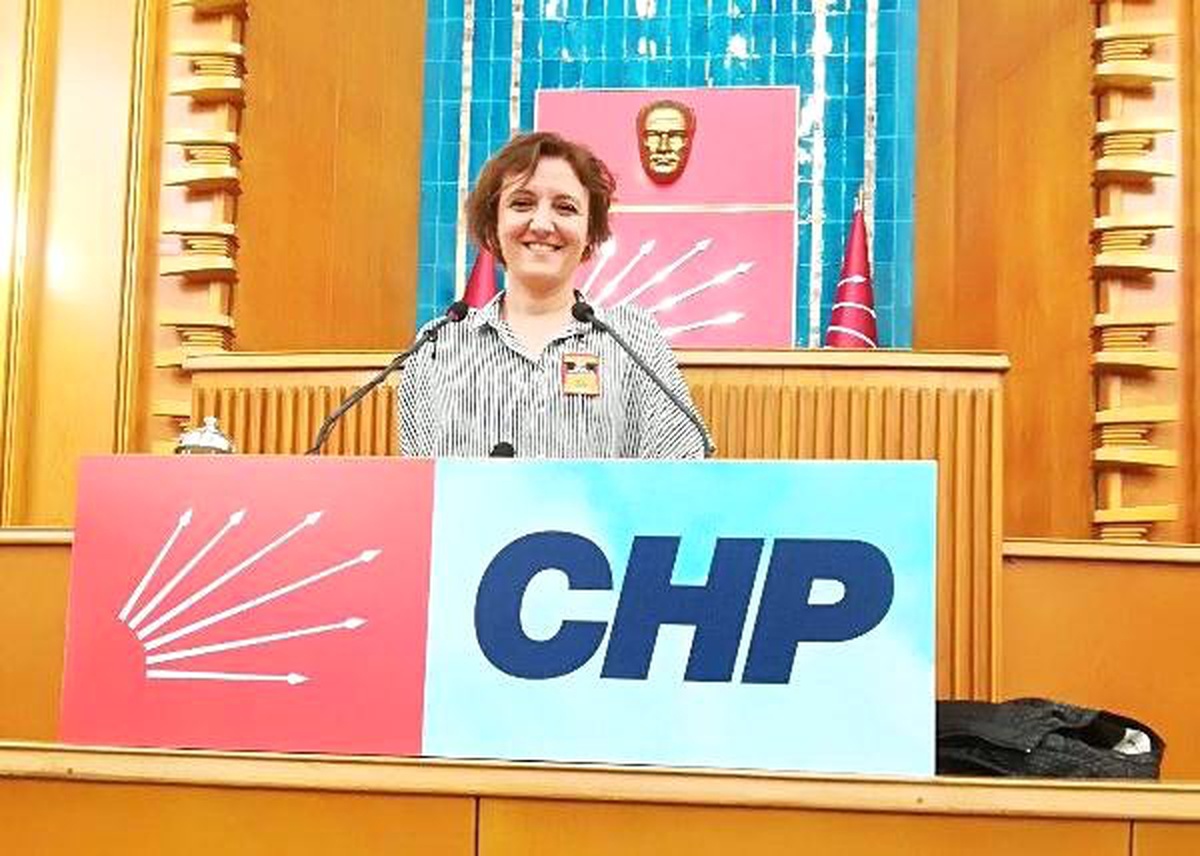 İstifayla Boşalan CHP Keşan İlçe Başkanlığı\'na Heves Bayır Yıldız Seçildi