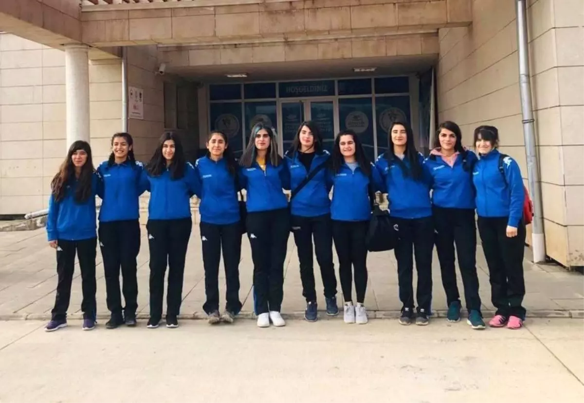 Lice Kadın Voleybol Takımı Bölgesel Lig\'e Çıktı