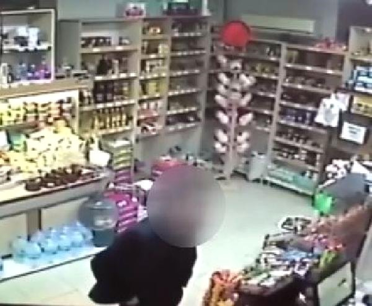 Marketteki Kadına Taciz Şüphelisi, Kiks Boksçu Tarafından Etkisiz Hale Getirildi