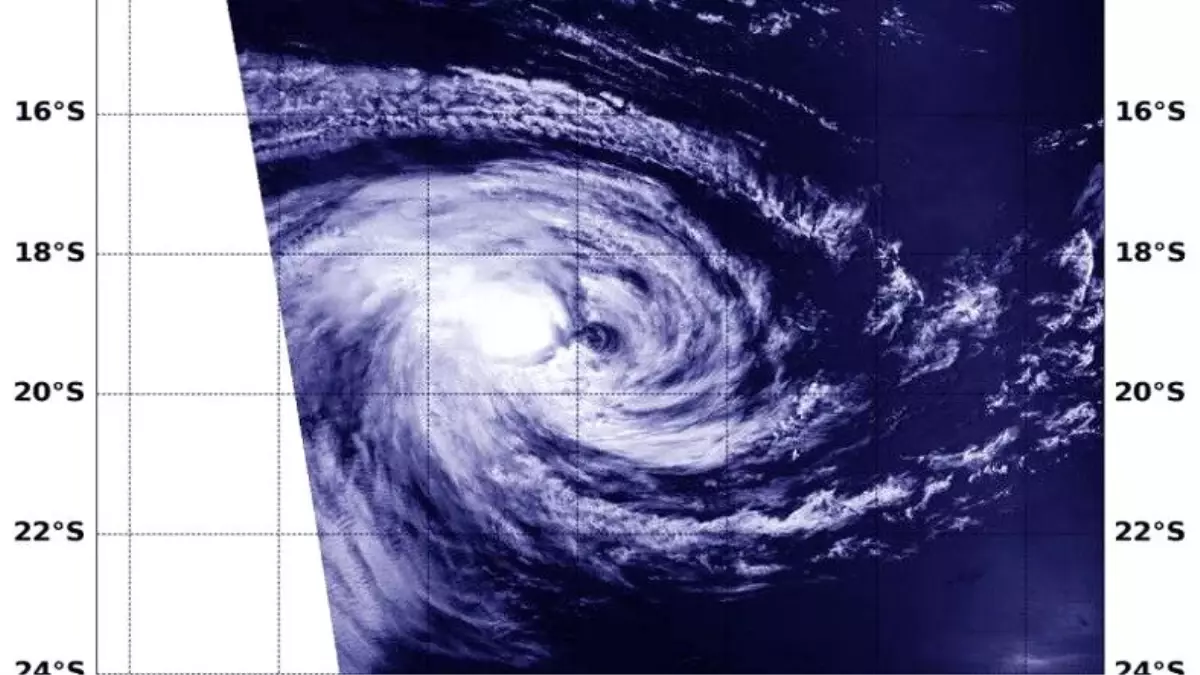 Nasa\'nın Aqua Uydusu, Riley Tropikal Siklonu\'na Etki Eden Rüzgar Makaslarını Yakaladı