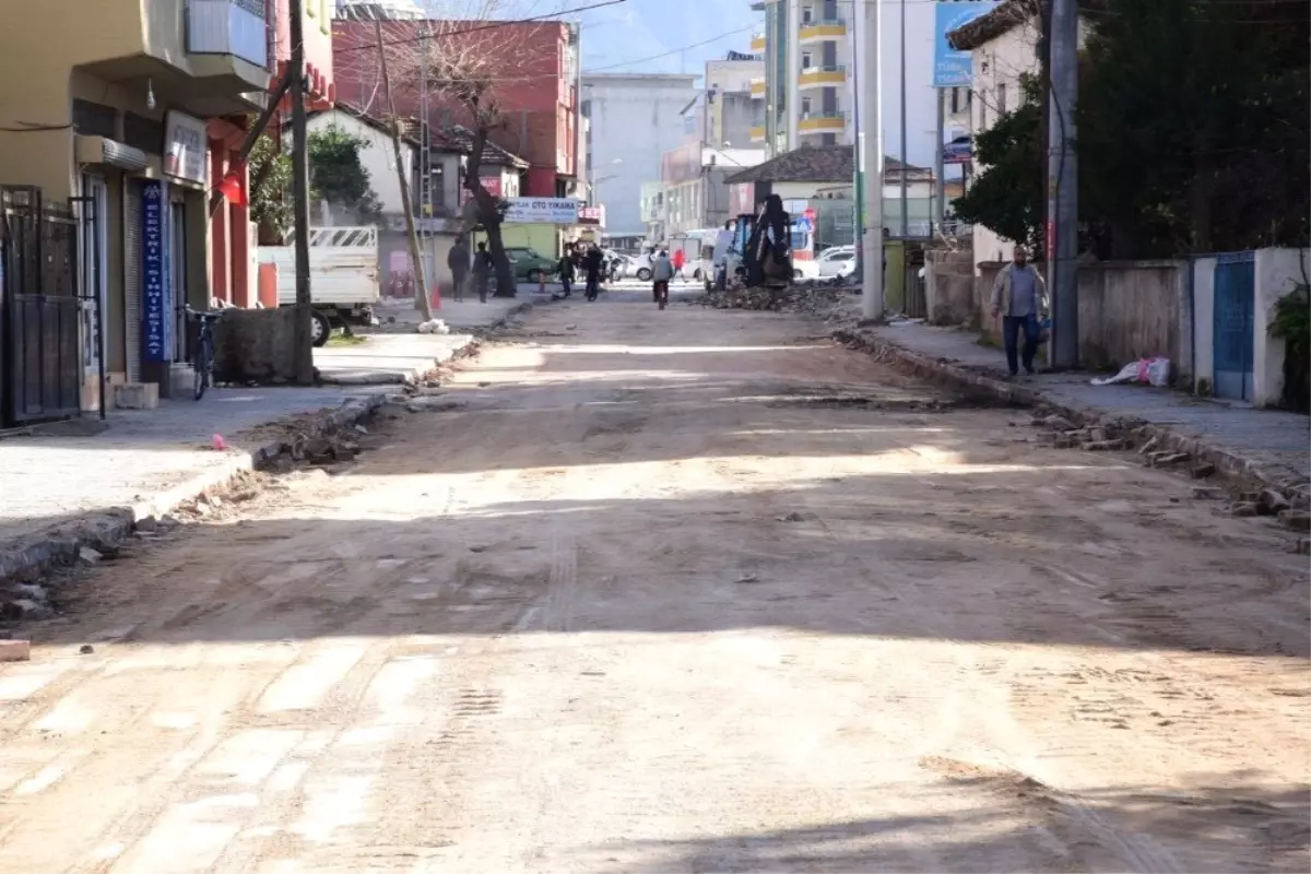 Osmaniye\'de Hilmi Karaboran Caddesi Yenileniyor