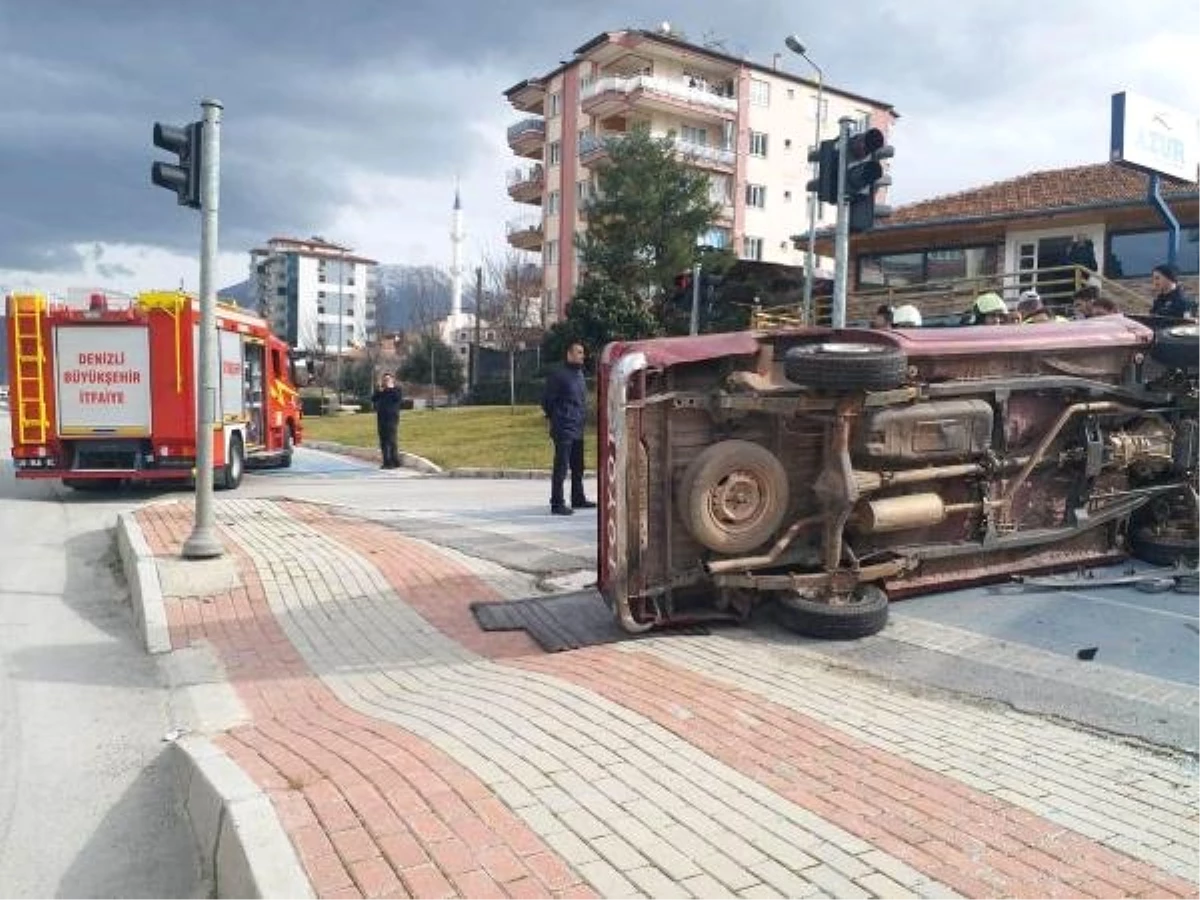 Takla Atan Kamyonette Sıkışan 79 Yaşındaki Sürücüyü İtfaiye Kurtardı