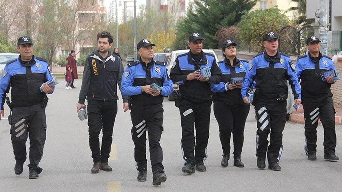 Adana\'da, Gençlerin Hayatına Kast Eden Oyuna Yönelik \'Mavi Balina Timi\' Kuruldu