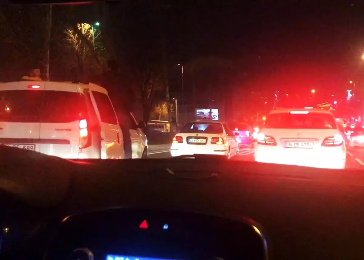 Asker Uğurlama Konvoyu Trafiği Tehlikeye Düşürdü