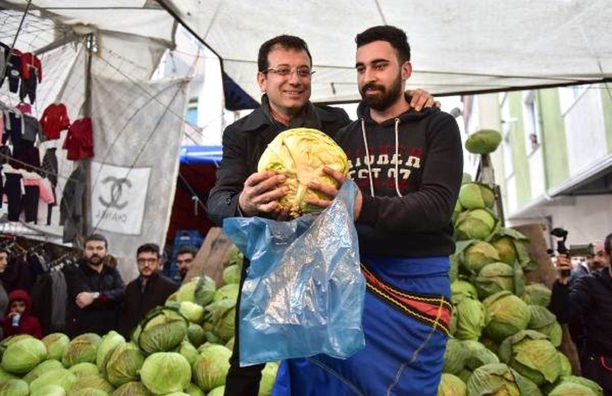 Ekrem İmamoğlu Semt Pazarında Lahana Sattı