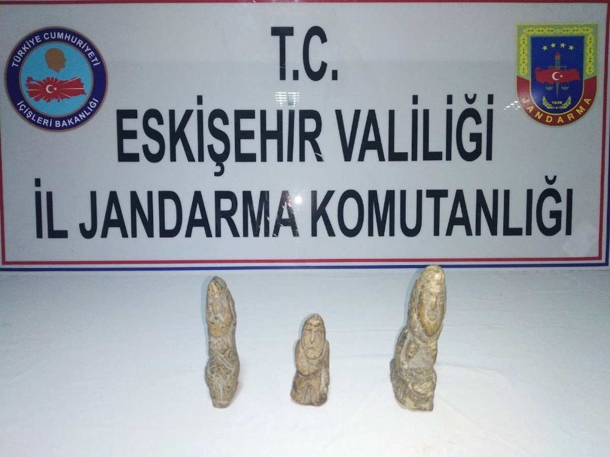 Eskişehir\'de Roma Dönemi\'ne Ait Heykeller Ele Geçirildi