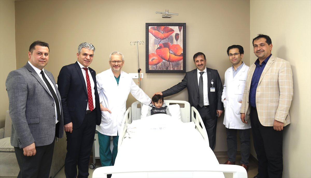 Gaziantep\'te 4. Kattan Düşen Çocuk Hayata Tutundu