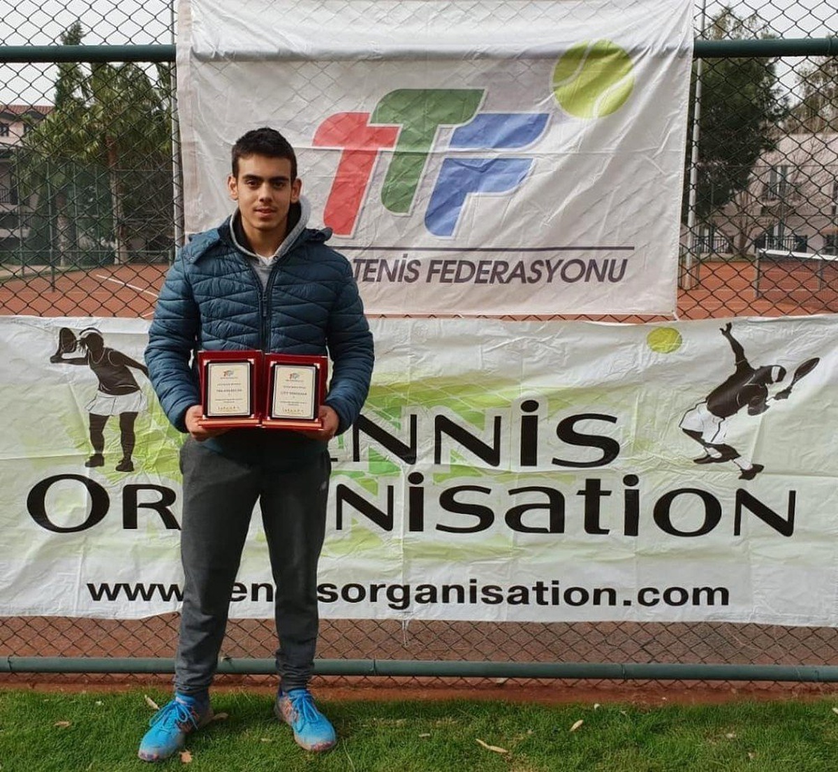 Genç Raketler Trabzon\'un Adını Teniste Zirveye Taşıyorlar