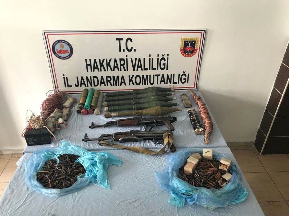 Hakkari\'de Silah ve Mühimmat Ele Geçirildi