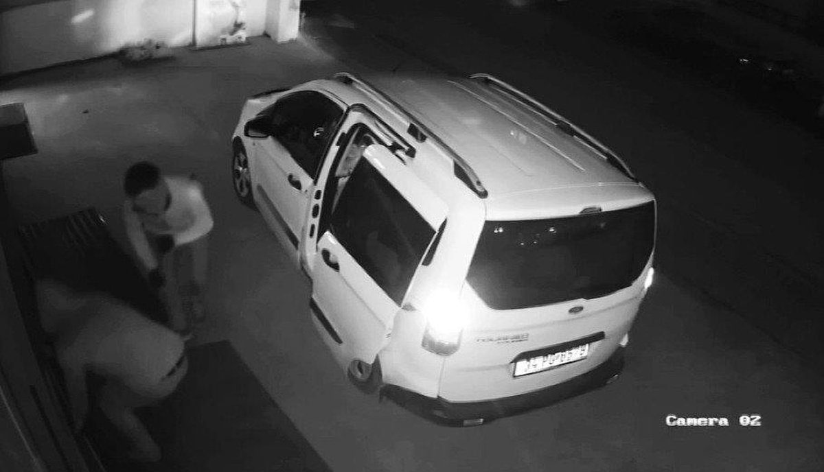 Hırsızlara Turşu Bidonuyla Müdahale Kamerada