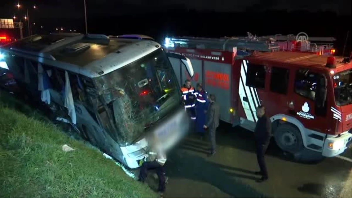 İstanbul\'da Otobüs Devrildi: 1 Ölü