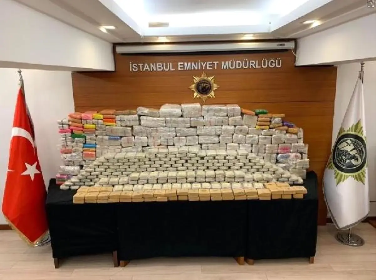 İstanbul Valisi Yerlikaya: 850 Kilogram Eroin Ele Geçirildi (1)