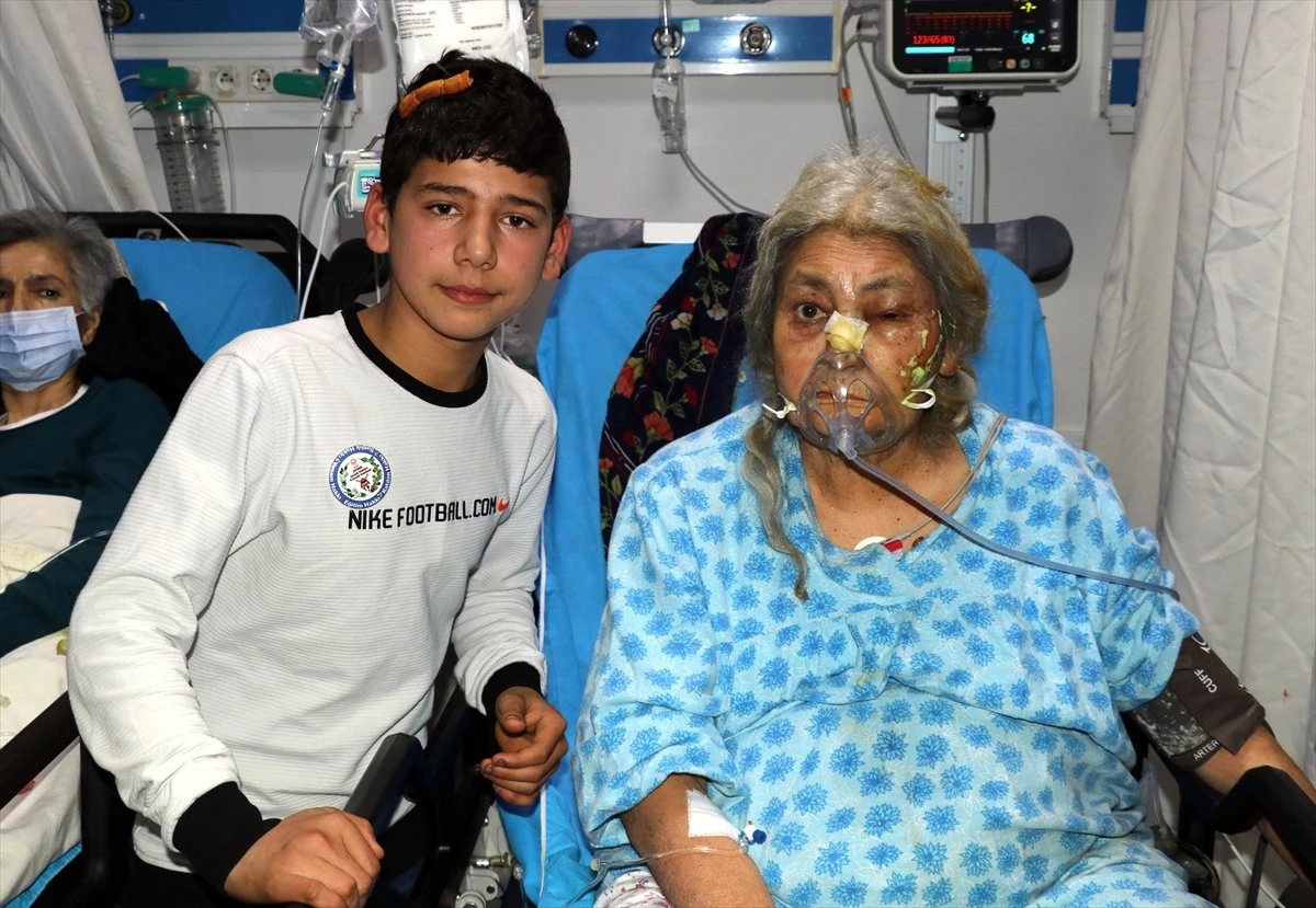 Kahraman Çocuk"Tan Yangından Kurtardığı Yaşlı Kadına Ziyaret