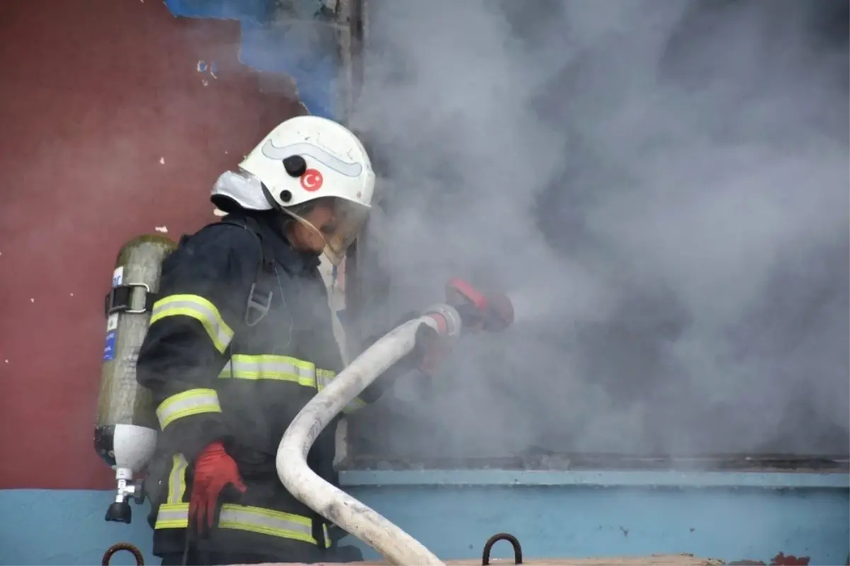 Kırıkkale Valisi Sezer\'den Akaryakıt Deposundaki Patlamayla İlgili Açıklama